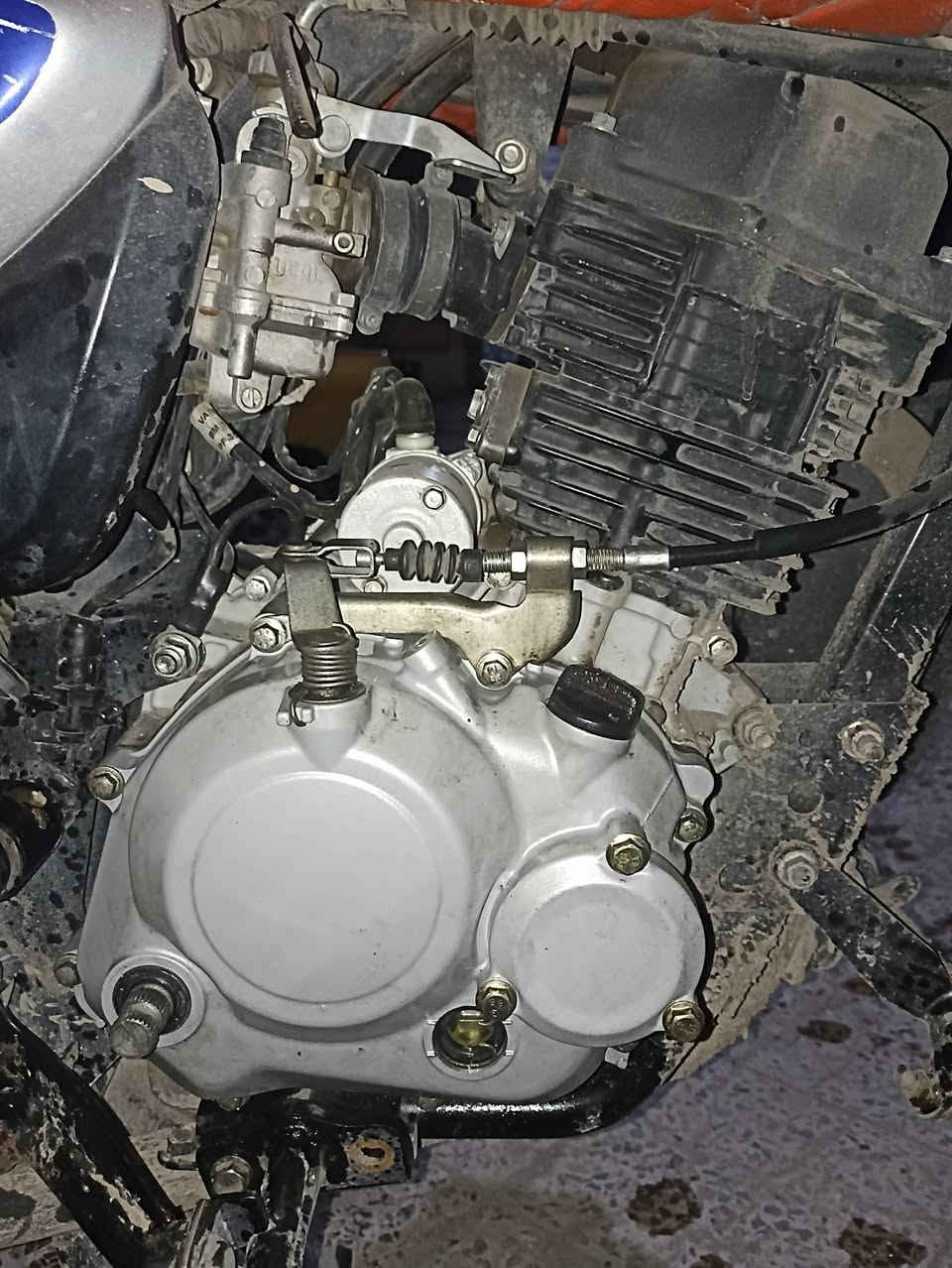 بوكسر زركة لوحة وسنوية لوحة عربي وسنوية نكليزي 

مكينة مجفتة ضبيت قبق كلجات وفطرت الفشكة ضلت تنضح ماعرف بيهة   

مكانهة بغداد شعب مديل 22  كهربائيات كاملة بس دشلي سلف تعبان 

سعر 1900  تواصل فقط واتساب  ***********
