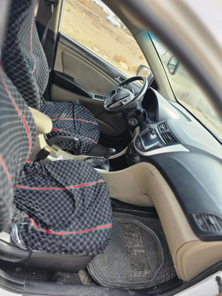 سلام وعليكم اكسنت  2016خليجي رقم بغداد بسمي محرك1600دوش دبل قطرة السيارة كفالة صبغ وتبديل بيهة باردات بسيطة والسونار بل منشور ((السعر89 قفل))  ادري بسعرهة مناسب بس محتاج فلوس ورجائن لا تعاملني 
مكان السيارة بغداد
اي ستفسار***********
