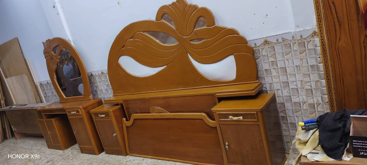 السلام عليكم غرفه كامله ام الخمس بيبان شغل درجه اولى  تسكام  غرفه كامله وجاهزه اي نقص ما بيها السعر 775 شامل الشد والتوصيل مجاني داخل النجف والشراي يتصل مكاني نجف ناحيه الرضويه قرب الجسر مال الرضويه *********** موجود واتساب
