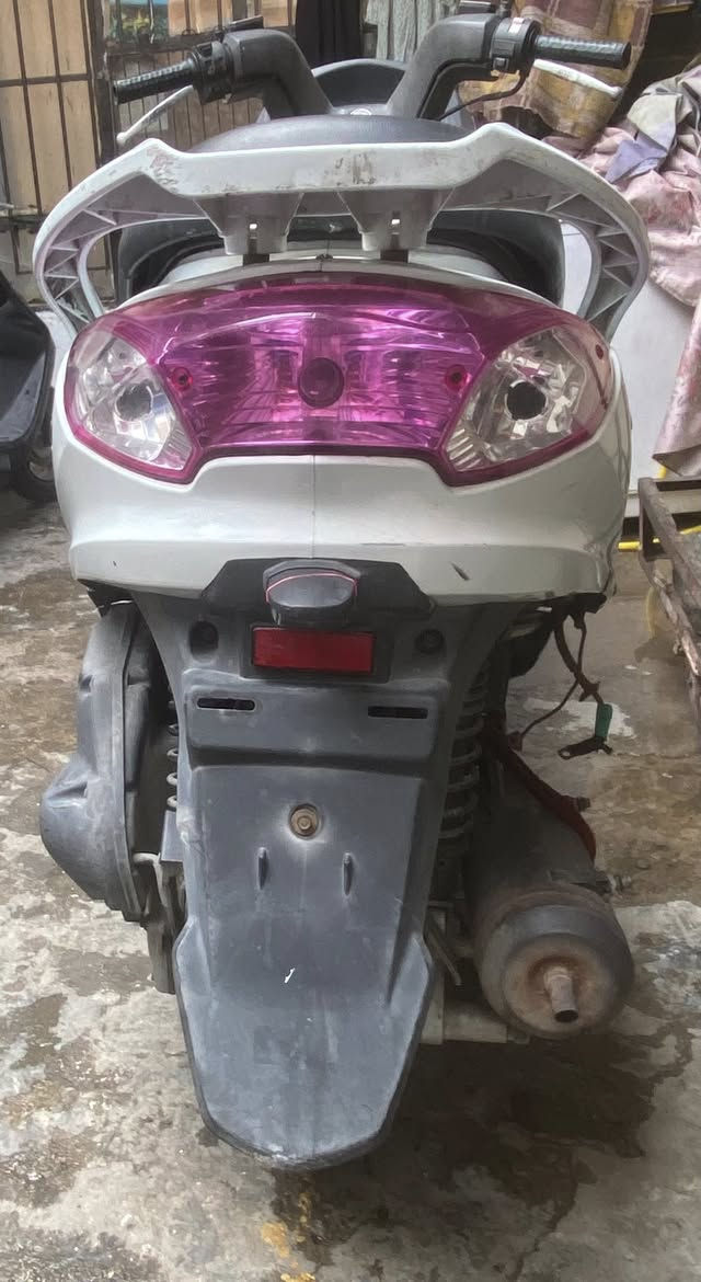 السلام عليكم 
رايدها ب125 وبيها مجال
مكينة ستندر 
نوزلها عطلان 
عنوان بغداد مدينة الصدر
للاستفسار ***********
