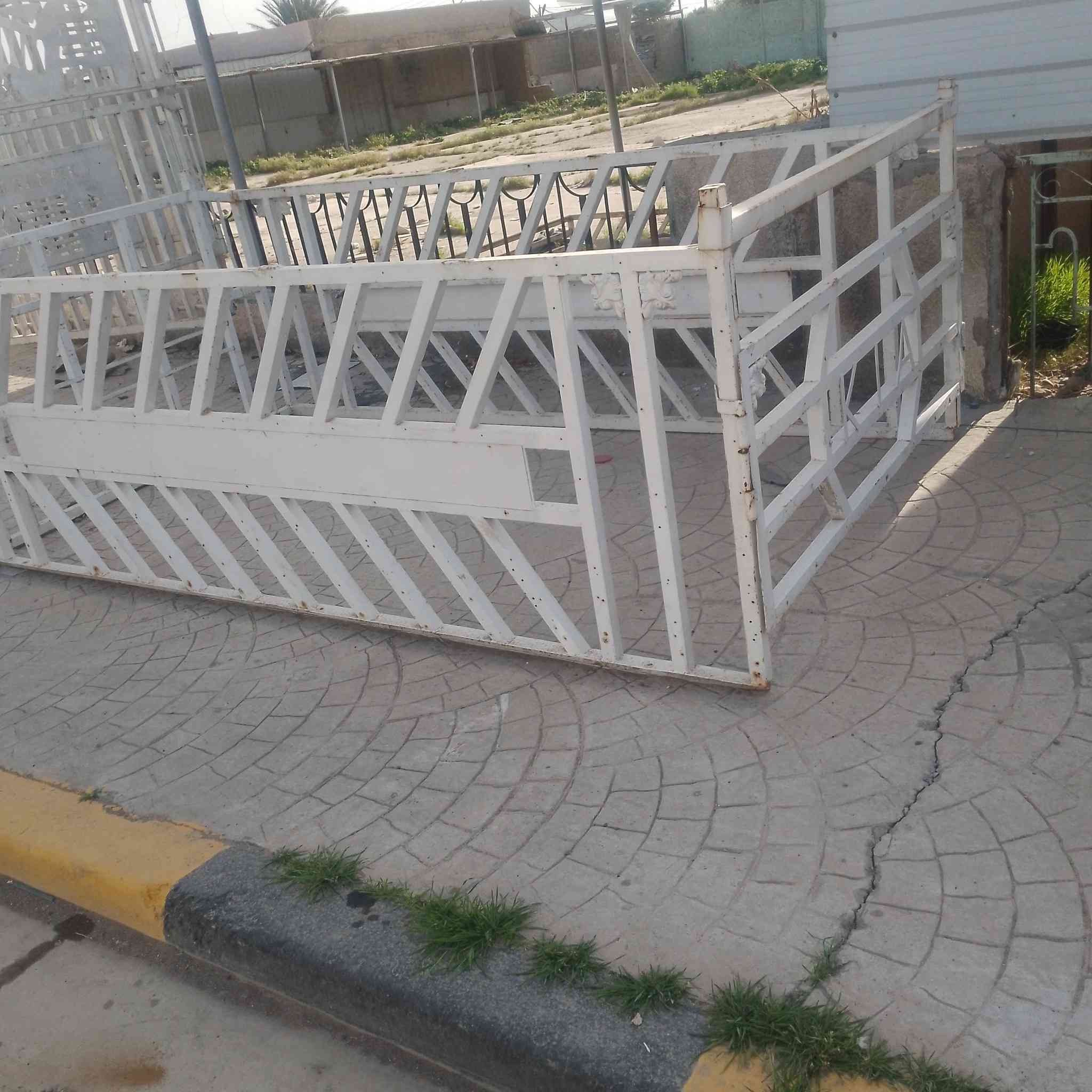 السلام عليكم محجر فحل للبيع سعر 200 وب 200 ***********
