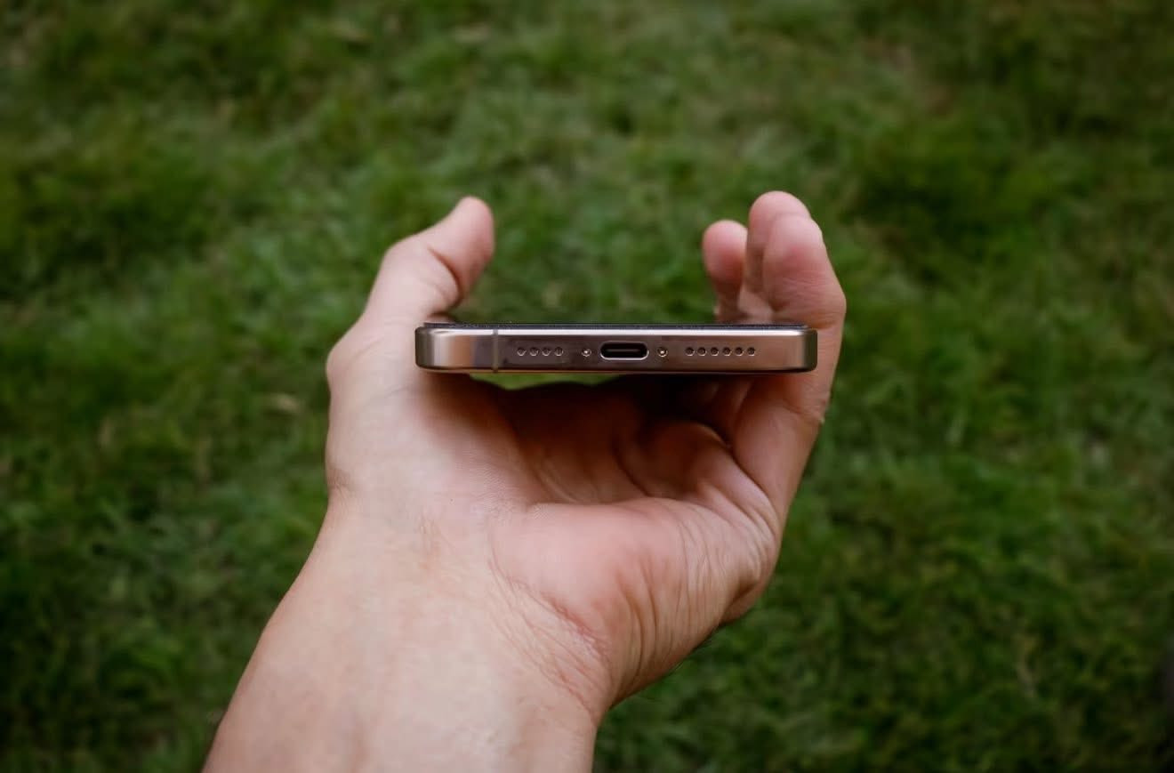 ايفون 16 برو ماكس تليفون كلش نضيف مكفول من كلشي ع شرط اشمره كدامك بالمي بطاريه 90 غراضه كارتونه و كيبل السعر 1225. مكاني حي القاهره رقمي ***********
