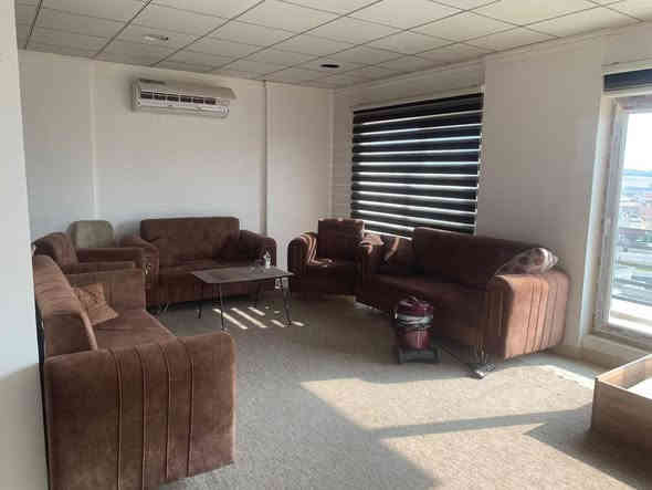 🏡 شقة للبيع – فرصة مميزة

📍 الموقع: مجمع ژيان ستي خلف مدينة ألعاب مجدي لاند
📐 المساحة: 136 م²
🛏 غرف النوم: 2
📄 الملكية: طابو ملك صرف
🏢 الطابق: يحتوي على شقتين فقط
🌄 الإطلالات: 3 إطلالات مميزة لكل شقة

💰 السعر: 5 دفاتر فقط

📞 للاستفسار والتواصل:
***********
***********
