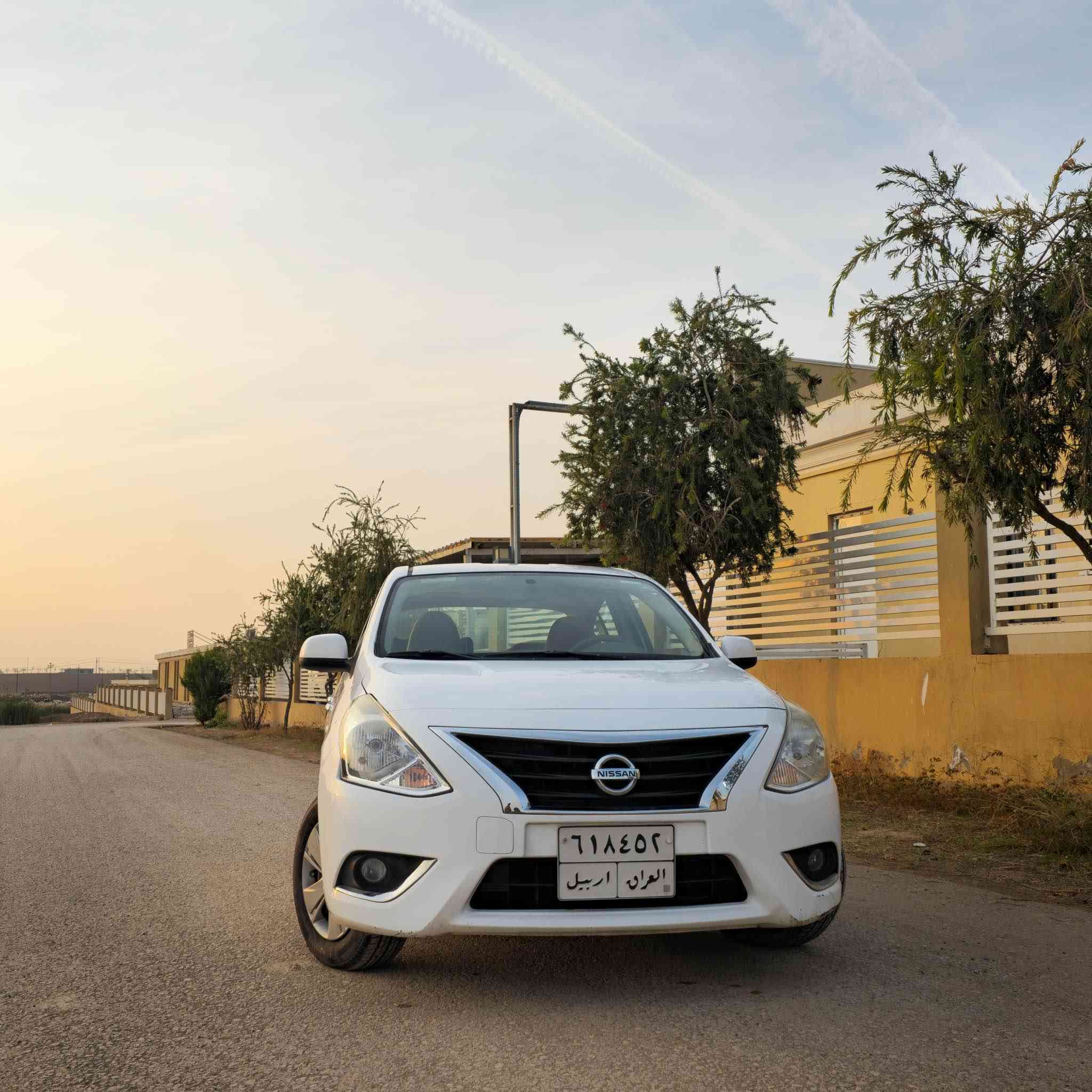 نیسان سنی مۆدێل  ٢٠٢٠ 
ببێ بۆیاغ  جاملغی  لای سەکن لەگەل دەرگای سەکن  هەندێک ساردەکوتی هەیە 
سەیارەکە خاوێنەو گێرو مەکەینەی  بە شەرت  سەیارەکە ٩١ هەزار رۆشتووە  
لە واتس ئاپ  تێل بۆ ئەم رەقەمە بکە *********** أربيل, العراق
