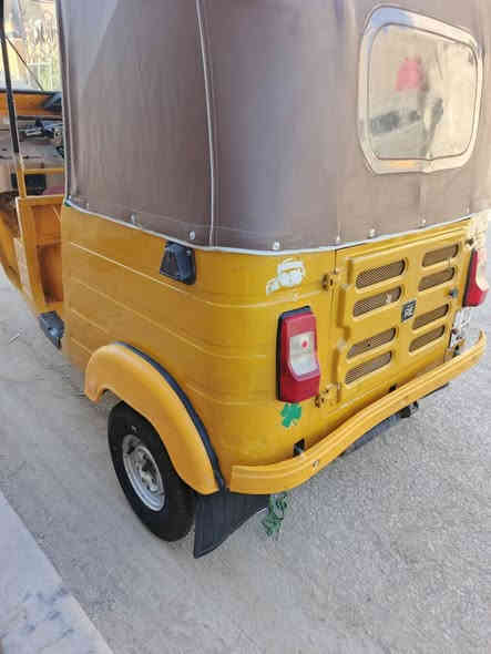 تكتك 2020 شهر 12 مرقم إنكليزي 
كفالة من الصبغ والمعجون تكتك جديدة كلجات وبريك وجادر وجامة أمامية ودوشمة كلة جديد هستوني شادهن 
مكاني كربلاء سعرها 5750 وبيها مجال قليل 
***********
