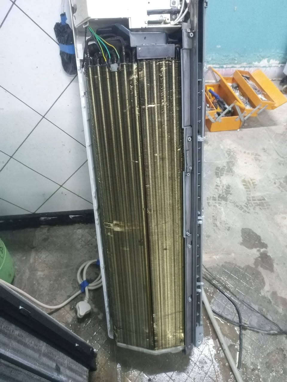 ترحب بكم  لتنصيب وصيانة كافة اجهزة التكييف والتبريد  سبالة جداري وعمودي وسقفي وغسل سبالت والمكيفات بانسب الاسعار وضمان عمل
  *********** علي حسين ❄️ موقع سماوه
