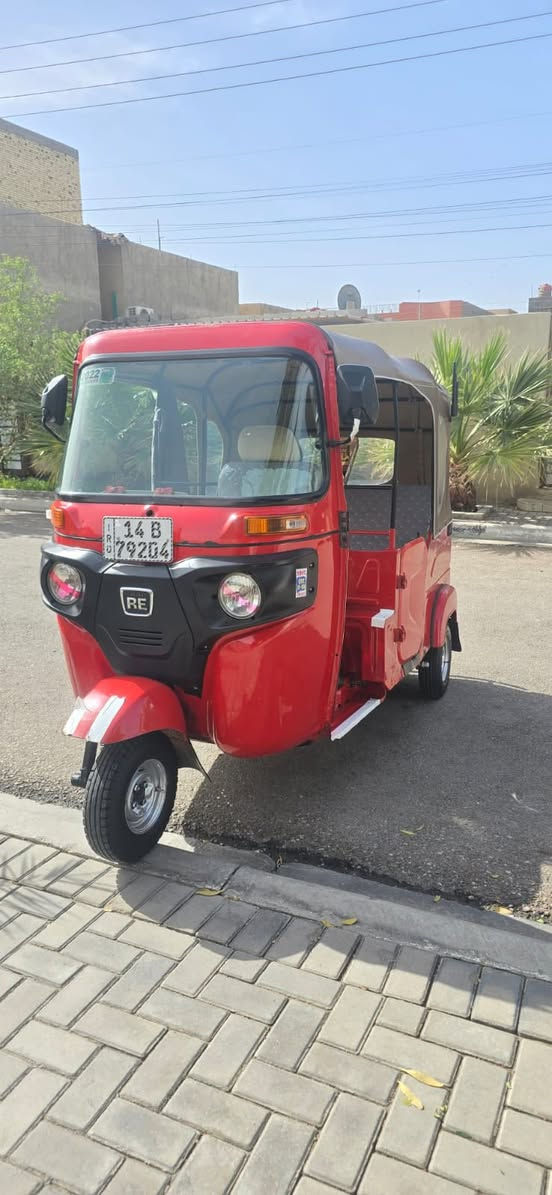 تكتك باجاج موديل 2022  تجفيت شركه وهذا بدي مثل ماموجود بالصور تكتك نضيفة و جاهزه  رقم وسنوية السعر 8500 مليون بيه مجال للشراي العنوان البصرة القبلة رقم الهاتف  ***********
