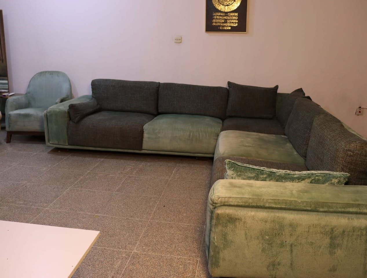 السلام عليكم 
تخم للليع مثل مامبين بالصور كلش نظيف مابي ولا عيب مريح بلكعده  تنشال الكوشات يصير منام المكان بغداد القادسية للاستفسار تفضلو خاص


**إذا كنت صاحب هذا الإعلان وتريد حذفه لأي سبب، رجاءا أرسل رسالة إلى الدعم الفني**