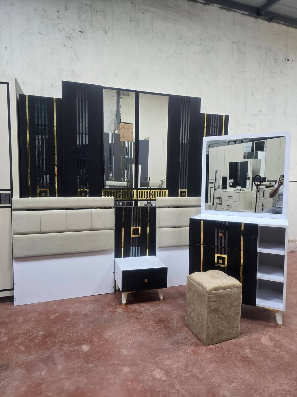 🔥 غرفة تركيه هيدروليك مستخدم سريرين – 6قطع كاملة
ف💯 نظافه 100% |  نظام أبواب مرتبه 
💸 السعر: 525 قفل
🪛 شد مجاني + 🚚 نقل مجاني داخل بغداد 
#يوجد.انواع الغرف خاص


**إذا كنت صاحب هذا الإعلان وتريد حذفه لأي سبب، رجاءا أرسل رسالة إلى الدعم الفني**