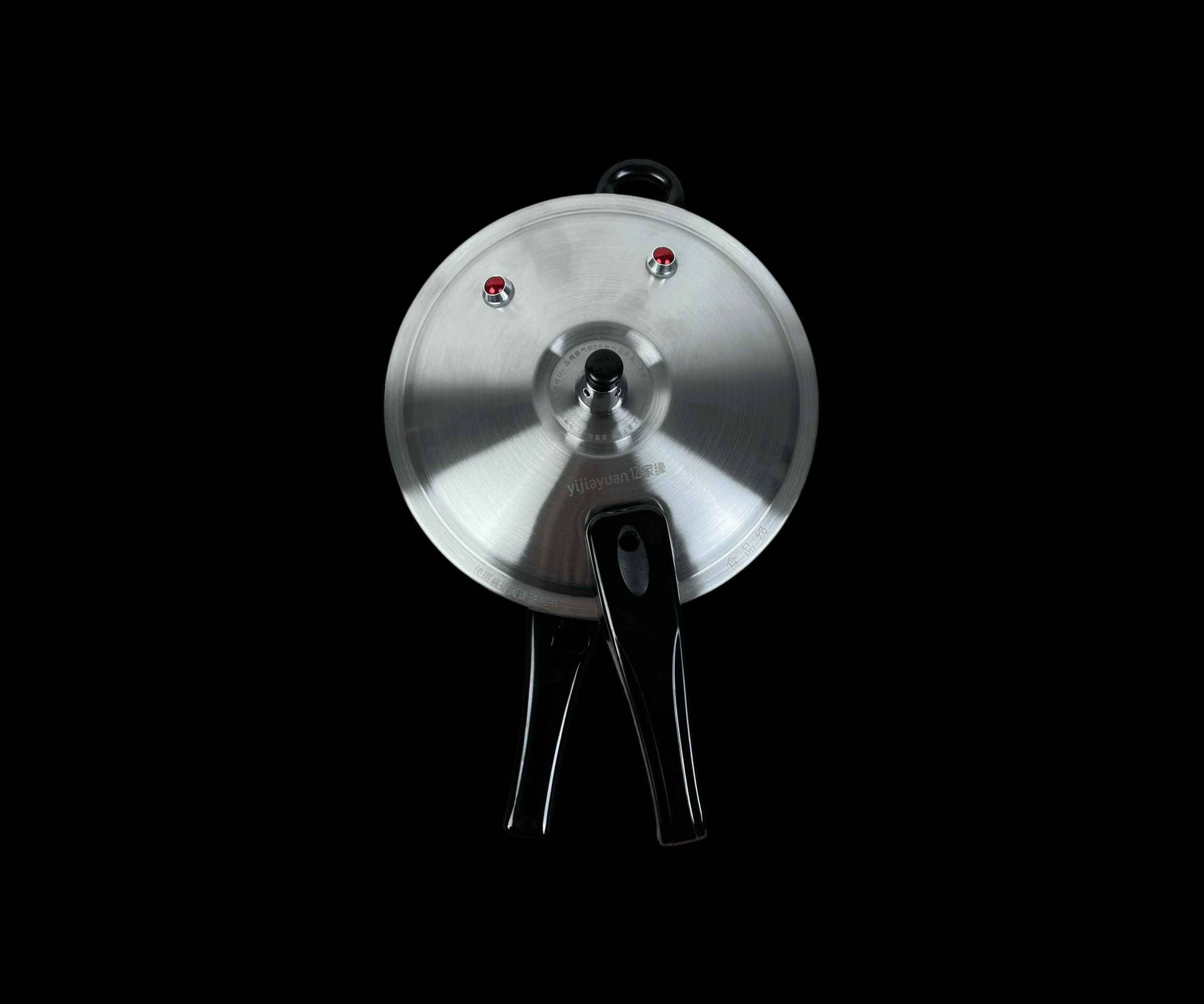 الاستخدامات

طهي اللحوم والدجاج بسرعة مع الحفاظ على الطراوة

سلق البقوليات (حمص، فول، عدس) بزمن أقل

تحضير الشوربات والمرق

طبخ الأرز واليخنات

مناسب للاستخدام اليومي في المطبخ المنزلي

المميزات

مصنوع من ستانلس ستيل مقاوم للصدأ ومناسب لملامسة الطعام

تصميم موفّر للطاقة يقلل وقت الطهي واستهلاك الغاز

غطاء محكم الإغلاق مع نظام أمان متعدد (8 مستويات أمان) حسب الملصق

مزوّد بـ صمامات أمان لتفريغ الضغط الزائد

مقبض طويل ومقبض جانبي مقاومان للحرارة لسهولة الحمل

قفل أمان يمنع فتح الغطاء أثناء وجود ضغط

توزيع متوازن للحرارة داخل القدر

مناسب للاستخدام على مواقد الغاز

الملاحظات

بلد المنشأ: الصين

السعة المذكورة: 4 لتر

القطر: 20 سم بغداد, العراق


**إذا كنت صاحب هذا الإعلان وتريد حذفه لأي سبب، رجاءا أرسل رسالة إلى الدعم الفني**