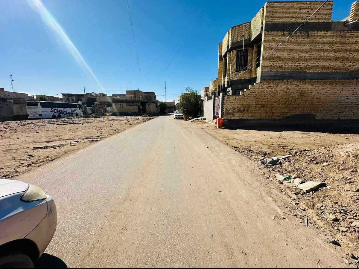 #قطعةارض للبيع طابو صرف

📍 حي الأمين الأول
تبعد حوالي 100 متر فقط عن مجمع الكوثر السكني
📐 المساحة: 125 متر مربع
🔹 مميزات مميزة بالموقع:
✔ واجهة مباشرة على ساحة خدمات
✔ يحدها من اليمين شارع رئيسي بعرض 30 متر
✔ أمامها ساحة خدمات واسعة
✔ المنطقة كاملة تبليط حديث
✔ كافة الخدمات متوفرة (ماء، كهرباء، مجاري) – درجة أولى
موقع راقٍ ومطلوب، مناسب للسكن المميز أو استثمار ناجح في منطقة حيوية.
____________________________________________
للأستعلام والاستفسار:
موقع المكتب / الشطرة - قرب مدرسة الحدباء-مجاورحسينية خدام ال محمد
*********** مرتضى العلي
*********** علي ايهاب
