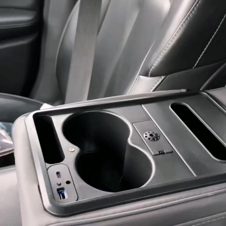 🚗 رتّب سيارتك وخليها أفخم

مسند ذراع مريح مع تخزين ذكي

مبخرة مدمجة لتعطير السيارة

حامل أكواب ومناديل عملي

منافذ شحن USB و Type-C

تصميم أنيق وثبات عالي

راحة وتنظيم بكل مشوار ✨ 
سعرك ب 44 الف


**إذا كنت صاحب هذا الإعلان وتريد حذفه لأي سبب، رجاءا أرسل رسالة إلى الدعم الفني**