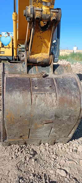 بسم الله الرحمن الرحيم 
حفاره للبيع  حجم 210  موديل2013  رقم ألماني 
ميسان أنشائيه  المكينه على وضع الشركة السعر(3شدات
العنوان ذي قار قضاء الرفاعي  للاستفسار ***********
