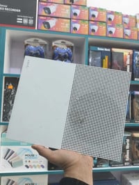 اكس بوكس ون اس • ٤ قطع • ٢×١تيرا/٢×٥٠٠جيجا