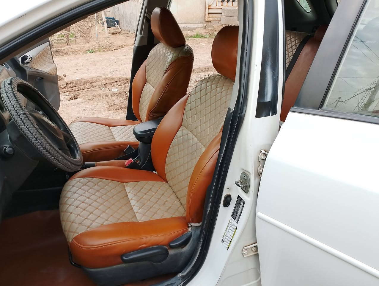 مطلوب بيها 80 ورقة وبيها مجال بس حگ الجية
بعقوبة/تقاطع القدس
*********** / ***********
تيوتا ماتركس وارد خليجي محرك 2000 وكير بلاديات مكفولات
صبغ عام ضربتها بچم ممسببة ضرر للمحرك ولا اي قطعة وطخة بالباب فقط مكفولة من كلشي غير ذني
سيارة مال جناي جوة ايدنا ممشتغلة 
تايرات رياضي قياس 18
شاشة وكامرة خلفية
مازدات قبل اشهر بدلتهن
زجاح امامي كذلك جديد
تبريد مكفول بس غاز خلي 
دوشمة جديدة جلد درجة اولى والكشنات بالباكيت
لا خياس لا شخوط لا ضربات تجي تشوف وتفحص كامل 
سيارة واسعة اكبر من الصور غراضها حتى يم ابو الاسواق تلگاهن مكينتها كامري شيرهم للكامري يرهم الها تعال وبيك خير واتدلل
