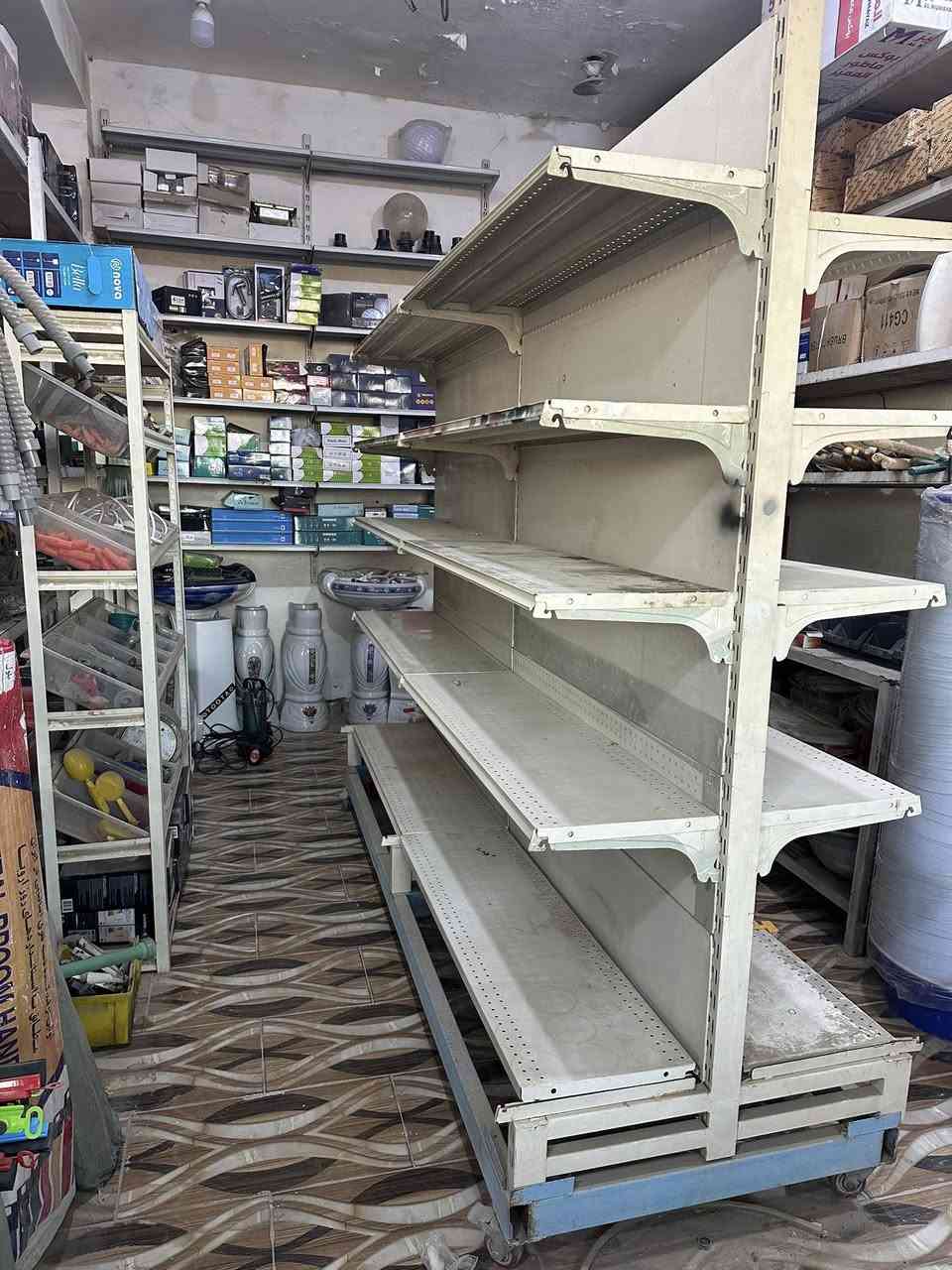 متوفر رفوف للبيع عدد ٢ نضيفات نظافه ٩٥٪؜ للاستفسار الاتصال ***********
