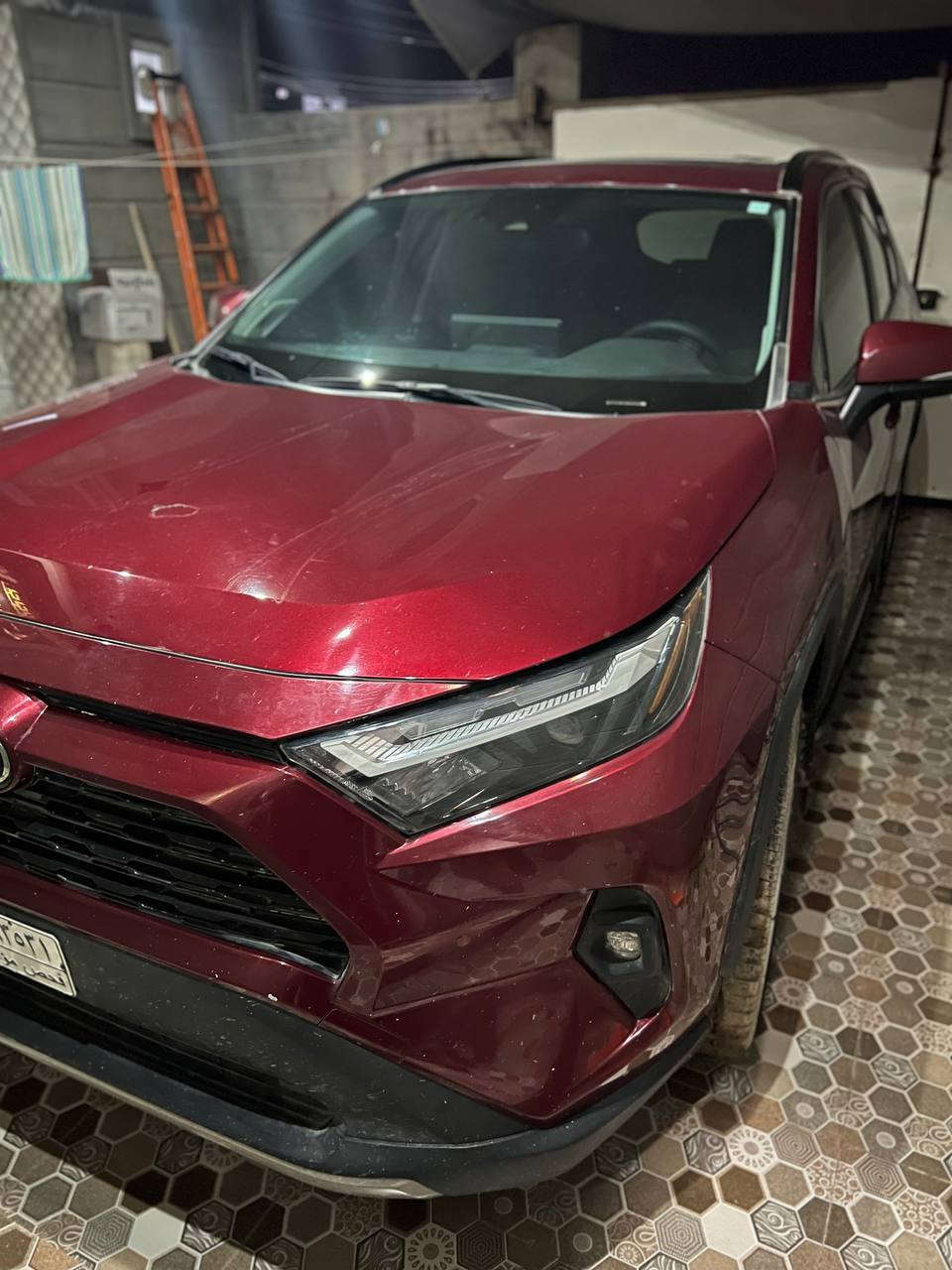 راف فور ٢٠٢٣ بانزين  للبيع فول مواصفات XLE premium 
كشنات جلد..تدفئة كشنات .فتحة..ستيرن تدفئة جنطة كهرباء ويل كب كروم ١٩
نظام صوتي jbl  كشن السايق خزن وكهربائي..بعد بيها كثير مواصفات 
السيارة مابيها نقص البجم مغلف والمرايات 
بعدها منفيست بأسمي ..السعر ب٢٤٠ بيها مجال..للاتصال او وتساب ***********
بيها ربع جاملغ تصليح وخشم الشاصي
