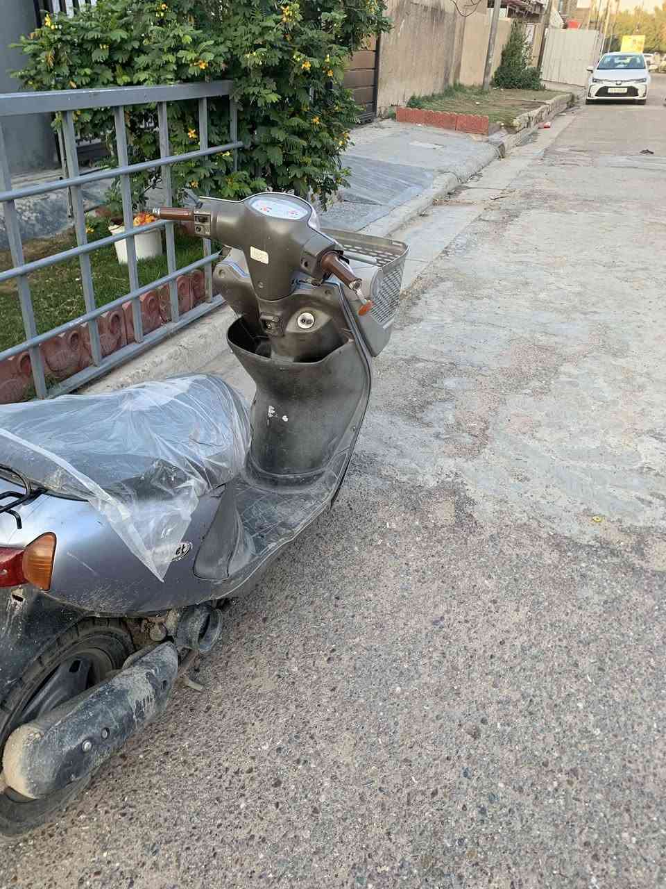 السلام عليكم خواتي هاي الدراجه للبيع ساسوكي السعر 150 وبيها مجال حگ الجيه واني خادم الرقم *********** بي واتساب
