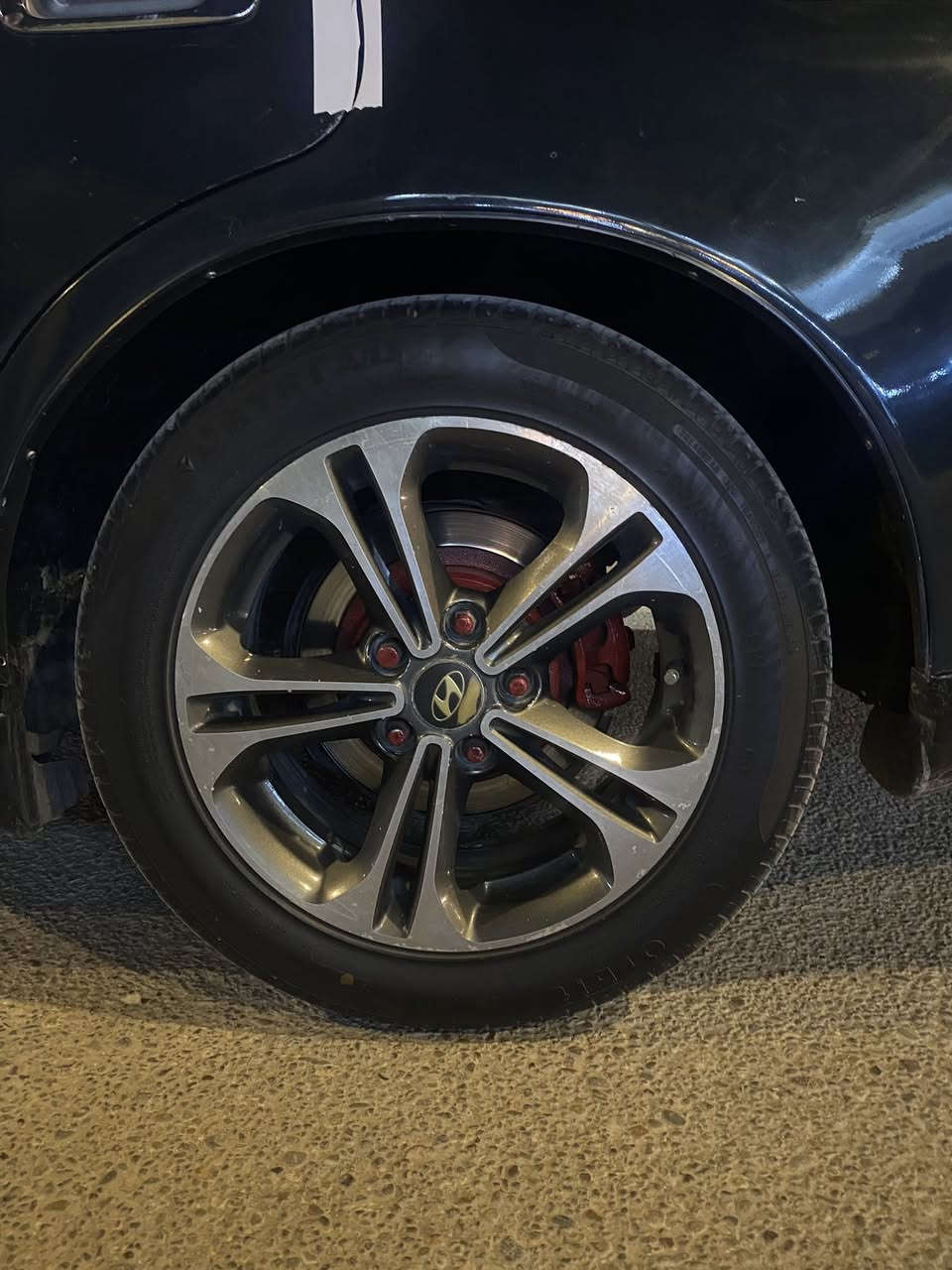 السلام عليكم ويل للبيع حجم ١٦ نضاف 
تايرات نص عمر ب٢٧٥ وبيهن مجال 
***********
