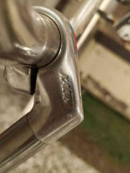 السلام عليكم بايسكل بناتي 💥 لون سلڤري 🚲 نضيف ياباني ✈️ دسك داخلي 3 تحويلات حجم 27 ⚡ مكينه داخليه الرقم *********** مكاني بغداد 💥☘️
