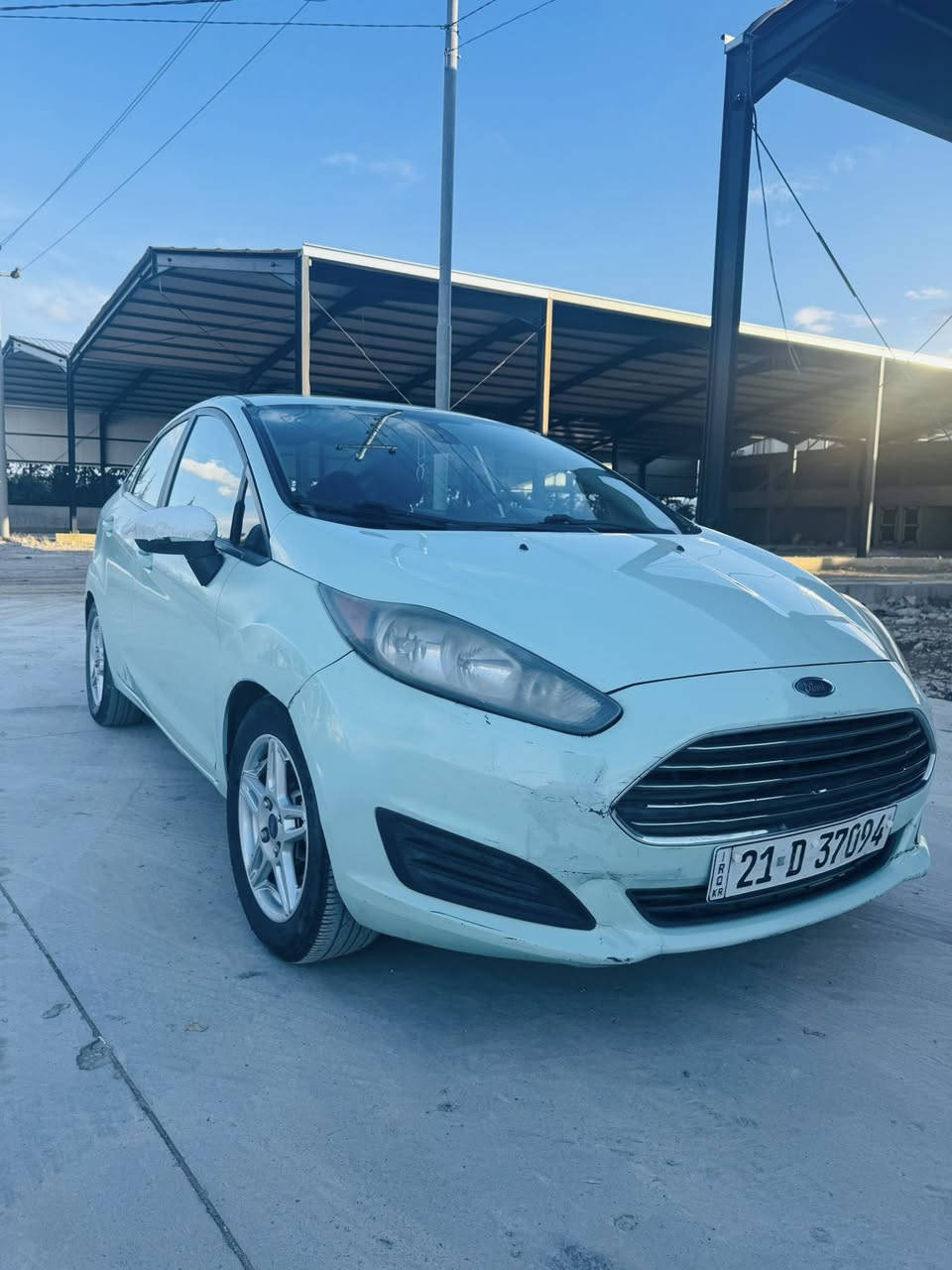 فۆرد فێستا ٢٠١٨مواسەفات se چوار پارچەی هەیە بى ليدان گێر و مەکینە و تەبرید بە شەرت ناو ٧ رەنگ سوکان ڤۆلیۆم و تحدید سرعە سەیارەکی زۆر پاک و خاوێنە بە ناو کردن کێشەی نییە سعرەکەی 79$تۆزەک مەجال ***********
