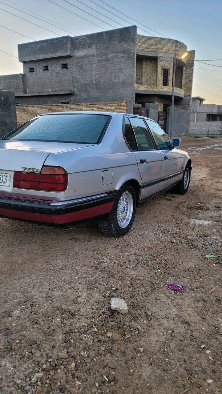 BMW1994V8.               السعر42$
السلام عليكم BMW 730i v8اصل السياره كير ومكينه خير من الله اي محافظه اريدهه اشغل وروح تبريد ثلج قطعتين لايتات زنون عالي ناصي فيول بم جديد اصلي بلكات بوش ألماني اصلي وأتر بم اصلي انكليزي جديد اي سي جديد ايرفلو جديدالسياره بلاديه شلع قلع اي جطل مابيهه كهربائياتهه كلهه شغاله كشنات كهرباء فتحه سقف شغاله داخل جلد صدر خلفي جديد دبلات كلهن جدد السياره وين مايعجبك شغل واطلع بيهه والسياره بيهه ضربه بل جاملغ الخلفي جهه السايق  سعر السيارة 42$قابل للتفواض العنوان بغداد
***********