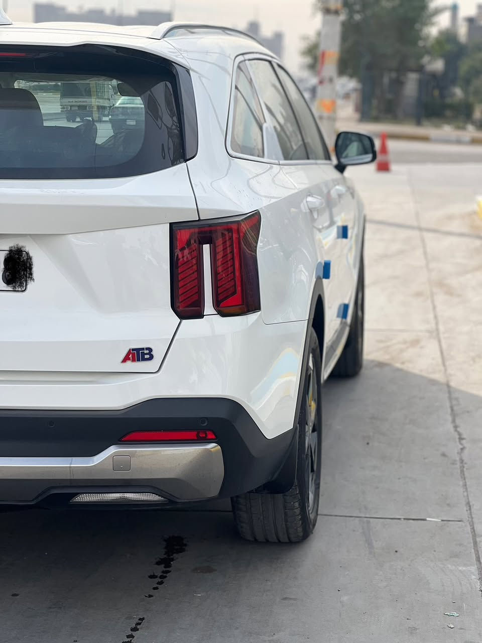 سلام عليكم 
سياره كيا سورنتو موديل 2024 
خليجي ماشيه 30 ألف 
مكفوله شاشه منتصله 
رقم شمالي لدولي 
7 راكب 6 سلندر 3 قطع تبريد 
كير ماوس سايد بريك دكمه 
باب خلفي كهربائي 
السعر 310 وبيه مجال 
مكان السيارة بغداد البلديات 
استفسار على رقم ***********
