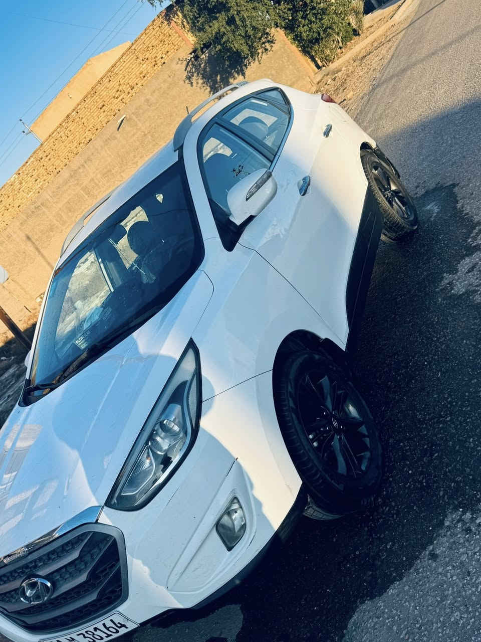 السلام عليكم توسان خليجي موديل 2015 كير ومكينه شركه تبريد قطعتين رقم بغداد إنكليزي باسمي هزه جديده تحويل بنفس اليوم سياره جاهزه من كلشي  بيها قطعه وحده رش بدون دواخل ماشيه 191 وقابل للزياده وبلخير للياخذها لان سياره جديده معروضه 150 وبيها مجال حك الجيه مكاني حله للاستفسار ***********
