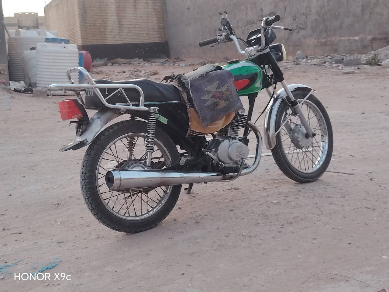 السلام عليكم دراجه للبيع مامغسوله بلواقع احلى لا بخار لا تنقيص كلك بدون اوراق بيهه رقم شاصي مكان كربلاء حي الطارات سعر خاص


**إذا كنت صاحب هذا الإعلان وتريد حذفه لأي سبب، رجاءا أرسل رسالة إلى الدعم الفني**