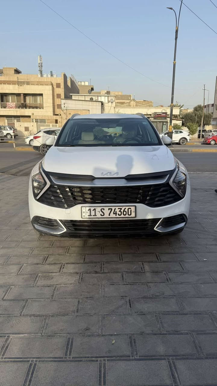 السلام عليكم سبورتج  خليجي الموديل :22

ماشيه : 45الف 

مري كهرباء 

انضمه قياده 4 (نورمل +سبورت +ايكو +سمارت)

حساسات خلفي 

 شاشه +عداد دجتل 

كامره دواره 

بصمت ابواب 

ترحيب عند لاقتراب 

مثبت سرعه 

سايد بريك كهرباء 

ويل 19

تبريد قطعتين 

داخل بيجي 

محرك 2000 دوش 

شاحن واير لس 

الصابيح الماميه LED

المصابيح الخلفيه LED

شفتات ستيرن رياضي 

مانع انزلاق 

شاشه ابل كار بليل +جي بي اس 

انذار عند الاقتراب

اشاير بل مري 

السعر ‼️ علق بتم يجيك السعر بالخاص ‼️

مكاني بغداد الكاظمية 

رقم صاحب  السياره  ***********
