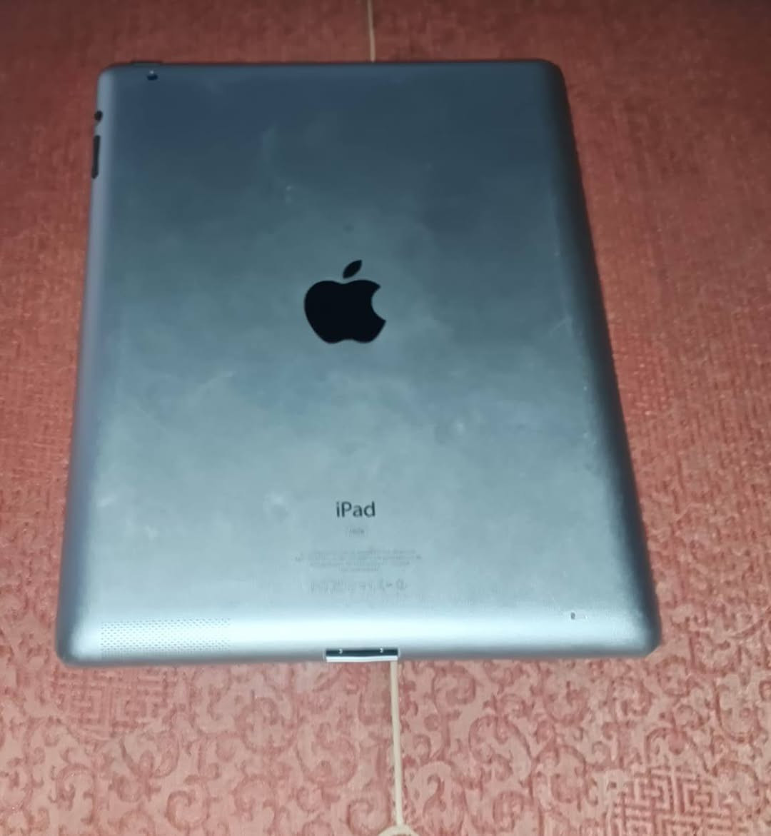 تاب ايفون ابل 4 ذاكره 16للبيع قفل 45***********واتساب
