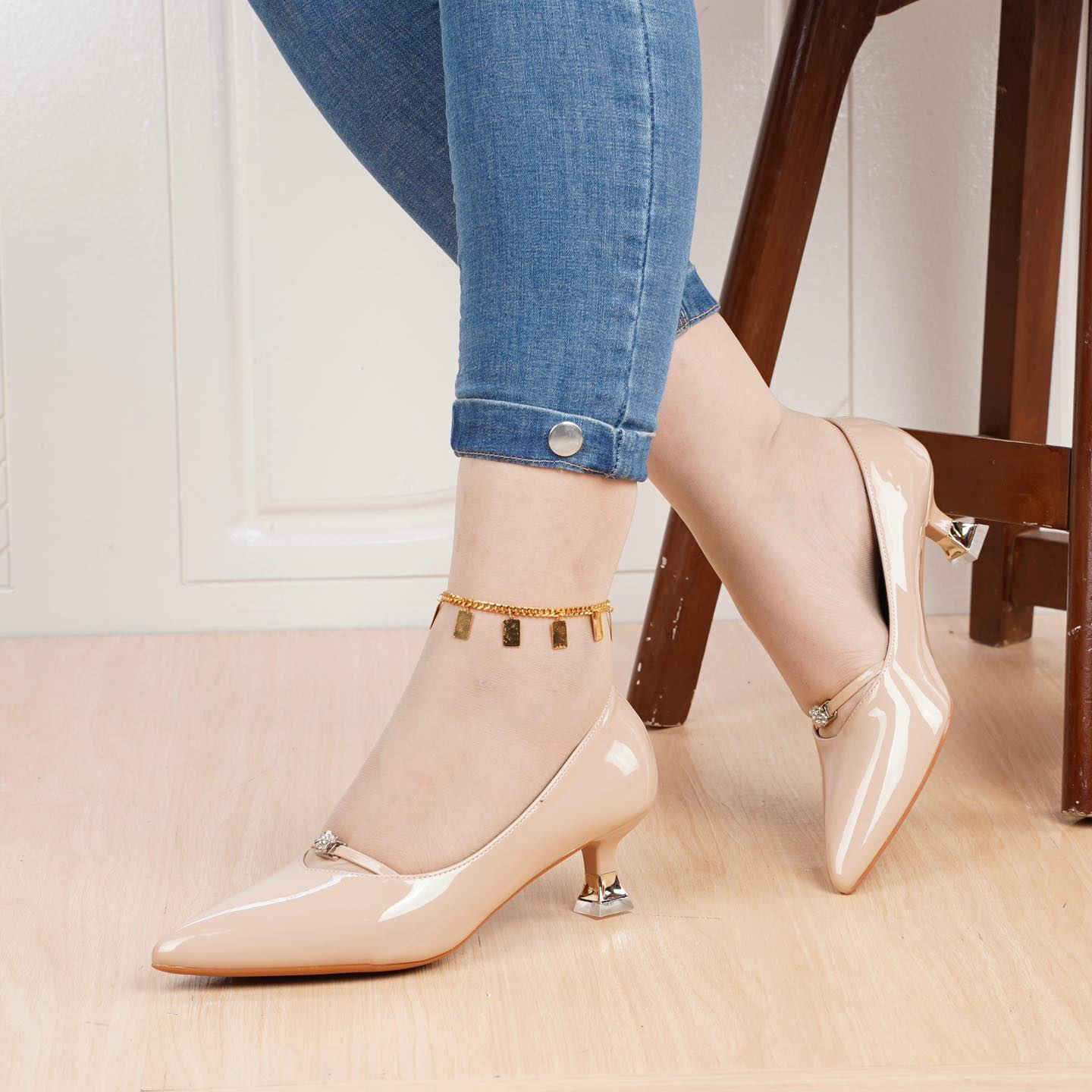 جديد الاصالة 🆕🔥
حذاء نسائي كعب 3 سم 👠
قطعة مميزة وراقية ، دبان طبي ، كواليتي عالي ✅
القياس : ( 36 - 37 - 38 - 39 - 40 - 41) 👍
العنوان : الانبار - هيت - الچري - داخل عمارة النشوة 🏠


**إذا كنت صاحب هذا الإعلان وتريد حذفه لأي سبب، رجاءا أرسل رسالة إلى الدعم الفني**