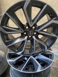 جنط كورولا • حجم ١٨ • واحد مصلح