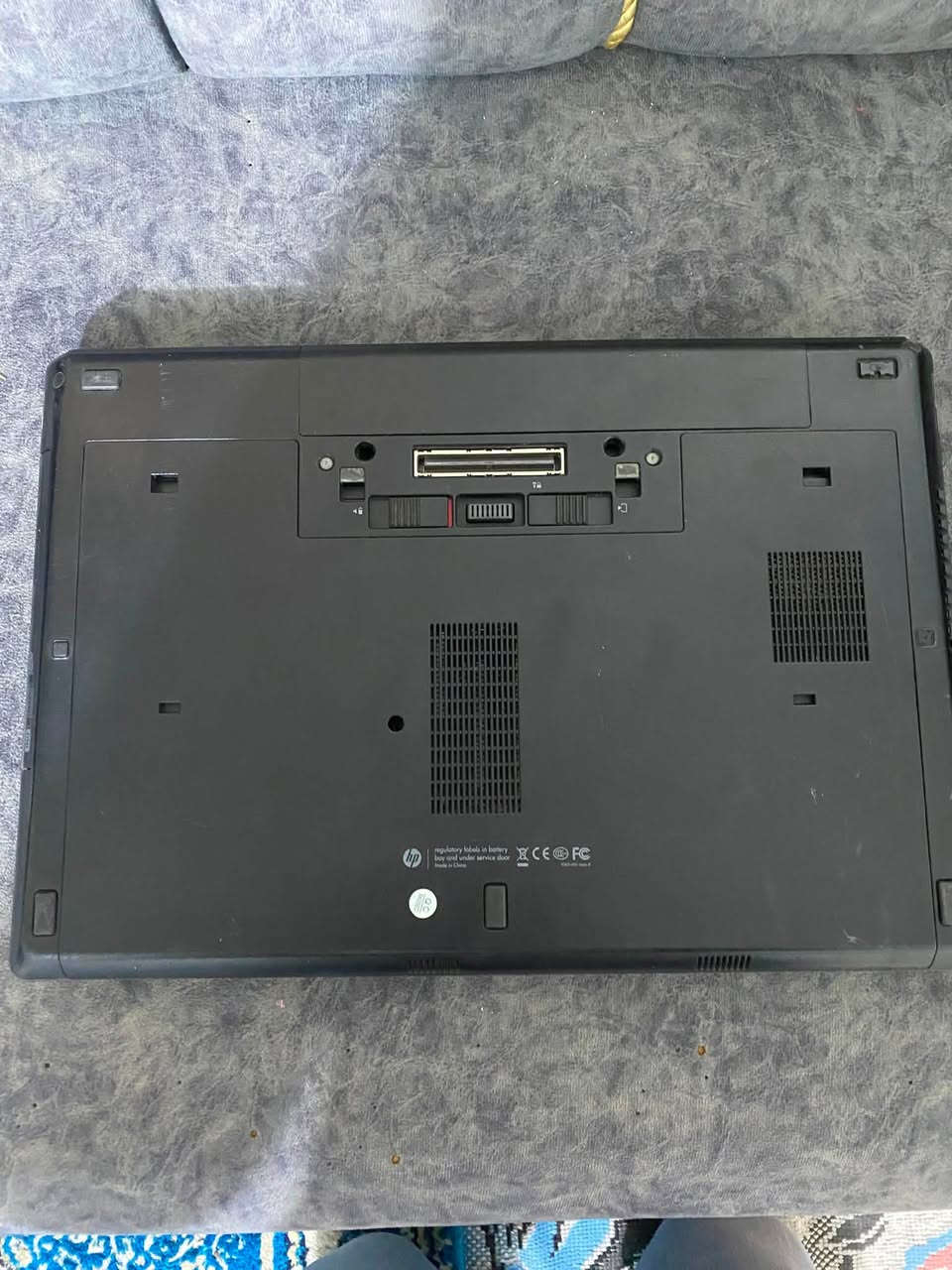 لابتوب HP ProBook 6570b نظيف مال بيت واستخدام خفيف 💻✨
يا الله توكلنا على الله.. شباب لابتوب أشقر ونظيف، مال دراسة، تصفح، شغل مكتبي، أو جماعة البحوث برامج هندسية . الجهاز شغال وعال العال وما بيه أي نقص.

المواصفات (تفليش وبسعر مناسب):

1-المعالج (Processor): Intel Core i5 (الجيل الثالث 3340M) بسرعة 2.70GHz – قوي ويتحمل شغل.

 2-الذاكرة (RAM): 8 جيجا DDR3 (سريع وميشنق).

 الهارد (Storage): SSD سريع جداً بحجم 238 جيجا (النظام يفتح بثواني).

 3-كارت الشاشة: Intel HD Graphics 4000.

 4-الشاشة والكيبورد: شاشة واضحة وكيبورد كامل بيه أرقام جانبي (يفيد جماعة الحسابات والمبيعات).

الملحقات: الشاحنة الأصلية ويا الجهاز.

النظافة: مثل ما موضح بالصور، نظيف جداً ومستقر.

السعر: 220 الف (وبيه مجال قليل للشراي الطيب) 😉

المكان: الديوانية 

 الاستلام مباشر حسب الاتفاق

للاستفسار والشراء، الي يعجبه يتفضل خاص أو يتصل على الرقم: ***********
