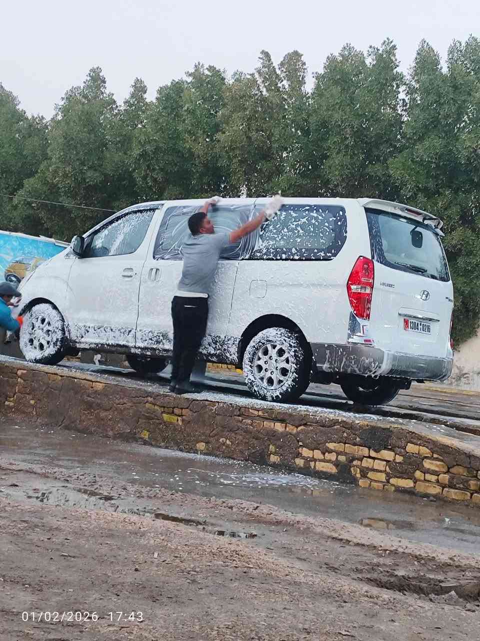 السلام عليكم ستاركس مديل 2010 مفتوح ومحوره مسكر مكينه  12 قبق اسود تحويره جديده صار شهرين بيها جهاز ABS مال بريك حداديه كامله جديه وره وكدام كلها جديده تايرات جدد تبريد كامل سياره جاهزه دوشمه سفريات رقمها بابل مصفره هيئه وغرامات مداور ثاني يوم  
السعر 160 وبيها مجال 

***********
