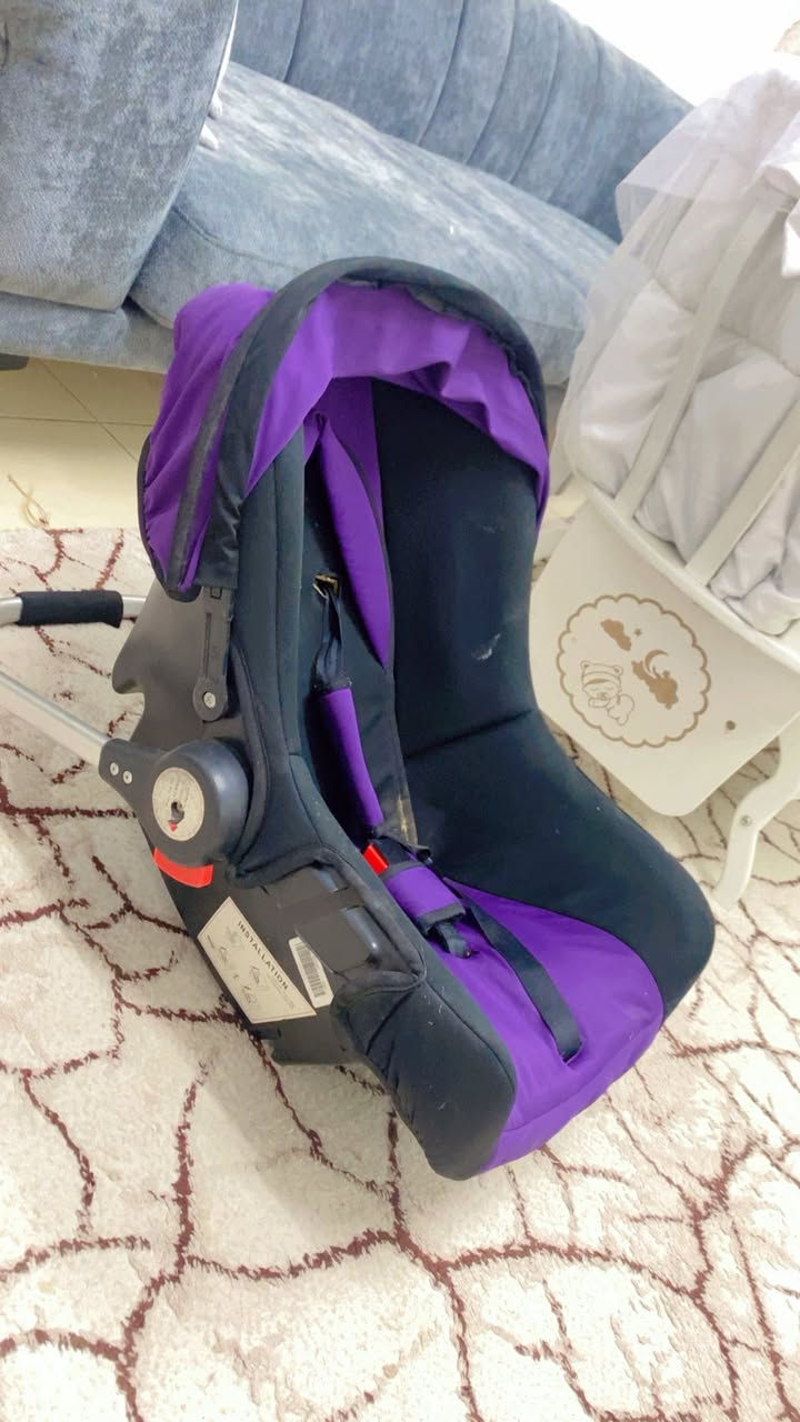 مجموعه غراض داخل بسمايه قيم وتعال اخذ كلهن نضيفات
***********
