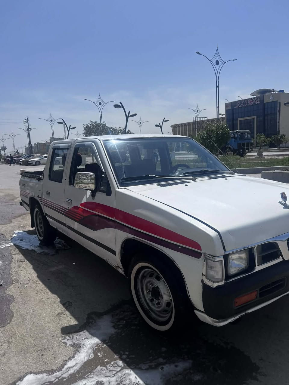 السلام عليكم…
نيسان موديل 93 محرك بلاد كير عادي غرفتها حلوه مصبوغه حزام رقم ذي قار شرط المداور مكانها ناصريه مركز 
  
السعر 40 وبيها مجال للطيبين

***********
