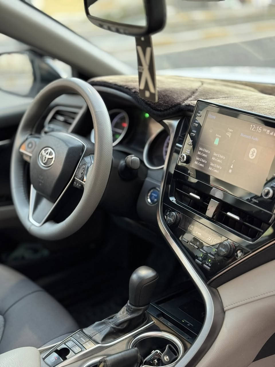 السلام عليكم
تيوتا كامري موديل 2021 هايبرد محرك 2500 

لون ابيض ثلجي 

رقم بغداد تحويل ثاني يوم 

فول مواصفات 

بصمة تشغيل + بصمة ابواب 

تشغيل عن بعد 

فتحه 

رادارات جانبية + امامية 

كشنات كهرباء + تدفئة

شاشه كبيره 

ماشية 70 الف 

كامره 

هندبريك بصمه

اشاير بلمري 

حساسات 

لايت زنون بلادي 

فول تحكم ستيرن 

نظام ايكو اقتصاد بانزين 

نظام سبورت رياضي 

وبعد بيها مواصفات اكثر 

السياره جديده بمعنى الكلمة تجي وتشوفها بعينك

حادثها والسونار ناشره فقط طخه بل جاملغ الامامي والخلفي السياره بدون دواخل 

بشرط حته الدعاميات مابيها صبغ وبدون ارباك 

العنوان : #الانبار_الرمادي

السعر (( 198 )) ورقه وبيها مجال للطيبين 

للاتصال على الرقم المذكور 

***********

***********
