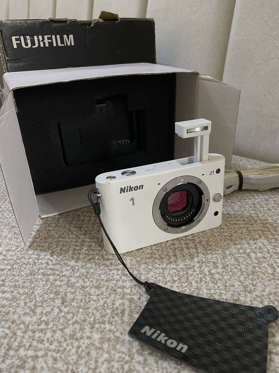 متوفرات ذني كامرتين بل كارتون جديدات ما مستعملات سعارهن مناسبة ول عده كامرات دجتل مال باله وكامرات لبيع يراسلني خاص


**إذا كنت صاحب هذا الإعلان وتريد حذفه لأي سبب، رجاءا أرسل رسالة إلى الدعم الفني**