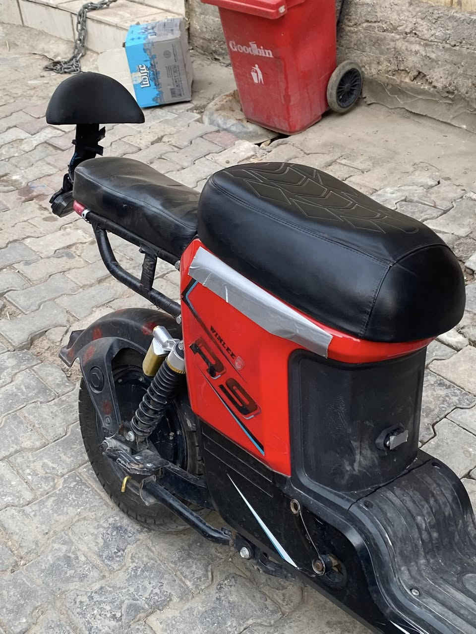 دراجه شحن R9 
السعر 325وبيهه مجال حك الجيه


**إذا كنت صاحب هذا الإعلان وتريد حذفه لأي سبب، رجاءا أرسل رسالة إلى الدعم الفني**