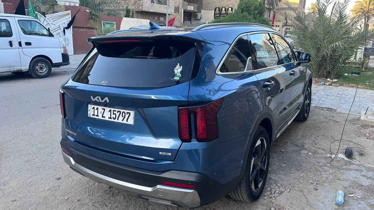 سلام عليكم
KIA SORENTO  HYBRID 2025
كيا سورنتو  هايبرد + بلكن فول مواصفات  2025  
المسافة المقطوعه 26000km
اللون ازرق   
محرك. 1600 تيربو هايبرد 
الموديل 2025
      المواصفات 
مقاعد vip
‏تدفئة مقاعد
فتحة بانوراما 
شاشة كبيره نفكيشن 
رادار امامي
 مانع تصادم
مانع انزلاق 
تحديد مسار
نقطة عمياء .
تصحيح مسار 
بصمه تشغيل  العدد 2
كاميرا خلفية
تشغيل عن بعد  
 مثبت سرعة
تحكم ستيرن
شاحن وايرلس
هاند بريك كهربائي
حساسات خلفيه + اماميه 
حساسات مانع تجاوز 
ويل قياس 19
دفع رباعي 
باب خلفي كهرباء 
اضويه امامي زنون LED
اضويه خلفيه LED
كشافات LED
دفع رباعي 4X4
نظام GPS+خرائط 
حادثها بنيد وبارد بسيط في الجاملغات بدون يرباك بدون 
رقم الشاصي  KNDRJDJH2S5299772
سعرها 240 ورقه
عنواني بغداد. جميله
رقم الهاتف ***********
