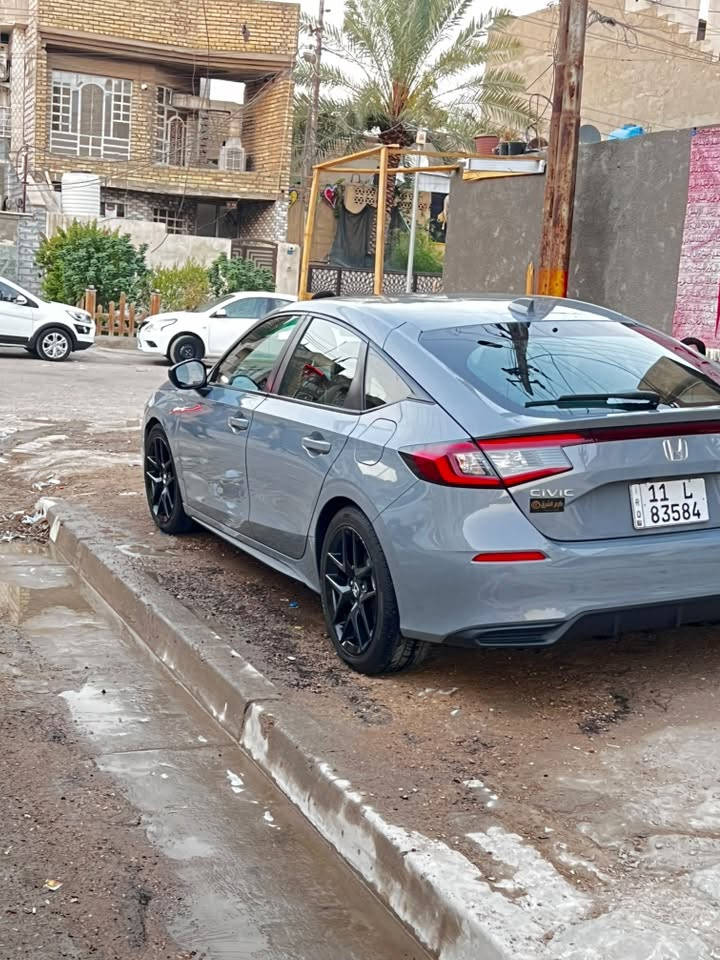 سلام عليكم هوندا سفك موديل ٢٠٢٥ هايبرد سبورت للبيع ب١٦٠ وبيه مجال للشراي إذا غاليه عليك اعبر المنشور ترهم مراوس هم معه الفرق ماشيه ٣٧ الف كيلو ***********
