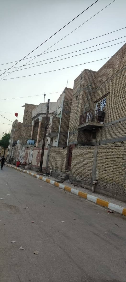 _________________________
السلام عليكم  
بيت طابو صرف للبيع ركن طابقين المساحه 250م 
الدور الأول متكون من غرفتين وصالتين واستقبال ومطبخ كبير ومجمع صحي متكامل داخل وخارج مع گراج وترك بكُل الجوانب 
الدور الثاني متكون من اربع غرف وصاله كبيرة جداً وحمام مشترك وسطحين 
الموقع // گرمة بني سعيد _ شارع ابو اثير المضمد قرب السوق
للأستفسار // ***********
