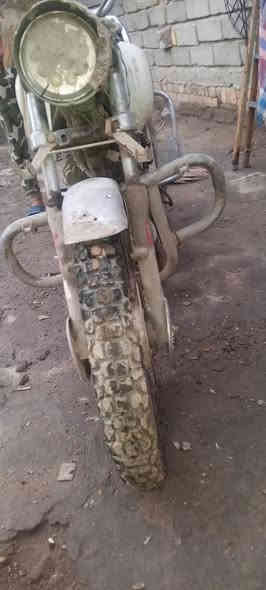 دراجه . تي موته . للبيع .  شغاله مكينه لايت بريك كلشي جاهز بس عوزها ترتيب . كلك . أتعهدلك عشاريآ وقانونيآ. ‏‪+9647856279932‬‏سوق شيوخ كرمة بني سعيد السعر 225وبيهاا مجالل متروكه لن ماا مستعملهاا اتصلل وتدلل
