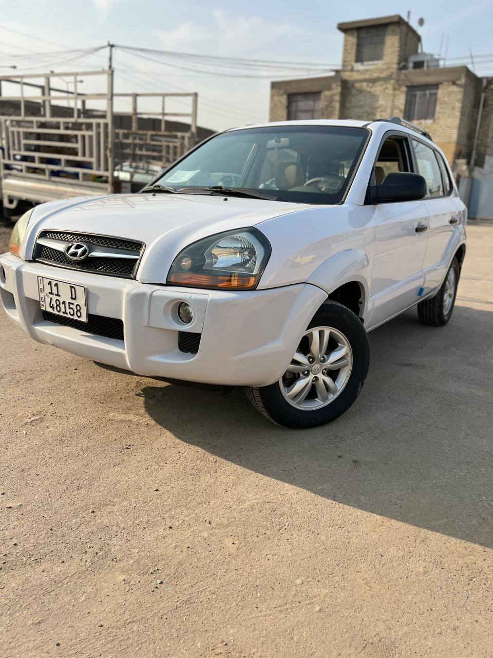 السلام عليكم 
توسان 2010 خليجي مكفوله سياره كفاله عامه من صبغ و بارد و تبديل دعاميات وكفرات بدون صبغ جديده سياره ونضيفه كلشش
من 2010 للأن على أيد وحده استعمال قليل ونضيف جداً جاهزه من كل نواحي مكينه 2000 دوش مكفوله كير وتبريد كفاله حداديه نضيفه رقم بغداد الجديد دولي بأسمي سياره هزه جديده 
تخم تاير جديد كتلوكات وجك واغراض الجك موجودات 
مكان السياره بغداد للاستفسار ***********
