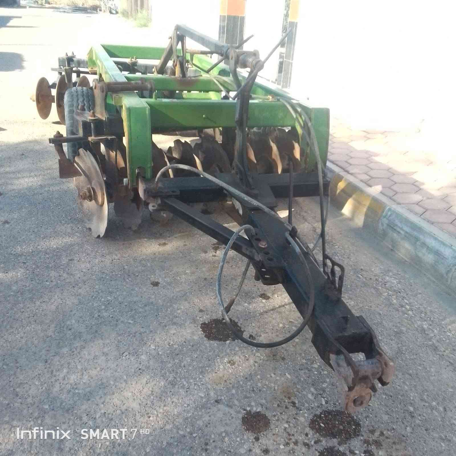 دسك للبيع حجم ١٨ العنوان واسط الدجيلي ناحية واسط القديمه وهاذ رقم صاحب الدسك واني مكلف بل نشر وسعر 6.500 وبي مجال بصيط 7773363537
