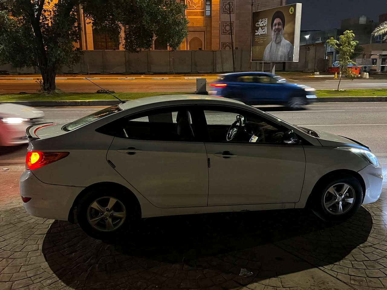 تحية طيبة السلام عليكم ورحمة الله وبركاتة
أكسنت 2011 خليجي مضلع 1600 دوش قطرتين 
رقم أربيل الجديد السيارة بإسمي تحويل ثاني يوم
كير ومحرك مكفول وعلية إدامة جديدة 
صدر وحدادية تخم تاير باتري جديد بالكامل 
مواصفات الاكسنت المعروفة تحكم ستيرن جهتين رد وإغلاق المكالمات السيارة شاشة تاب 
اشاير بالمري+سويج عدد2+ أرضية جلد 
سنترلوك وصندوق على الريمونت 
السيارة مشدود علية منظومة زنون LED أبيض ثلجي عالي ناصي 
السونار مرفق بالمنشور
السعر 98 وبية مجال 
مكاني بغداد رقم التواصل يتوفر واتساب 
***********
