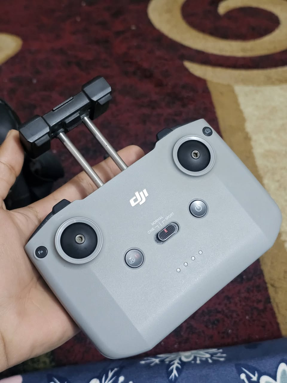 سلام عليكم درون Dji mavic air 2 نظافة95%
مناسب لتصوير الاعراس والمناسبات
مواصفات :
الكاميرا : 48 ميكابكسل 
الفيديو 4k بدقة 60fps
الكمبل ثلاثي المحاور تثبيت احترافي 
وقت الطيران لكل بطارية 34 دقيقة
المدى: 10 km
السرعة القصوى :68 km/s
حساسات امامية وخلفية وتحت 
ذاكرة داخلية 8GB
تتبع اشخاص/سيارات
تصوير بانوراما
3 بطاريات كومبو
. وبيها بعد هواي مواصفات


**إذا كنت صاحب هذا الإعلان وتريد حذفه لأي سبب، رجاءا أرسل رسالة إلى الدعم الفني**