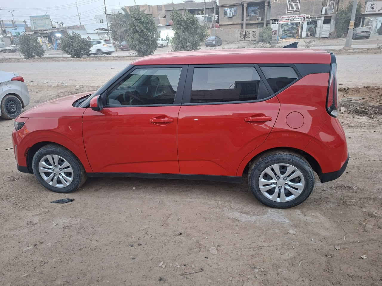 سلام عليكم من رخصة الادمن المحترم 
كيا  صول 
وارد امريكي 
موديل 24
بدون صبغ ايرباكات سليمه 
حادثها فقط دعاميه ومبدله نفس اللون 
ماشية 17 الف كما موضح بالصور 
مكان سياره بابل حله مركز 

السعر 165 وبيها مجال قليل للاستفسار الاتصال ب 
***********
