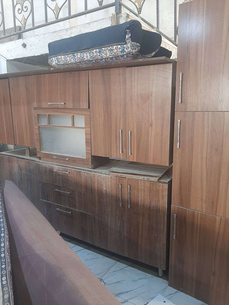 للبيع كاونترات خشب ٣ امتار اربع قطع  الابيض ب ٢٠٠ الف والخشب ٤٠٠ للاستفسار عن تفاصيل  اكثر يرجى الاتصال ب ***********
العنوان الغراف مقابل جامع حميد ضياء جعفر
